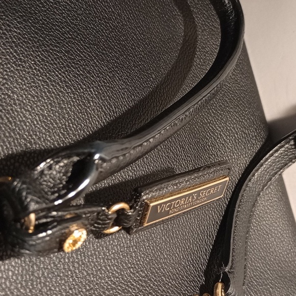 Vintage Victoria Secret Women's Black Canvas Crossbody, Handbag, Satchel bag. - Picture 2 of 9